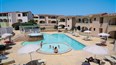 foto bazen hotela Mimose Beach Village v Badesi na talianskom ostrove Sardinia