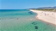foto plaz hotela Mimose Beach Village v Badesi na talianskom ostrove Sardinia
