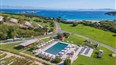 foto letecky zaber na areal hotela Mangia´s Sardinia Resort v Santa Teresa Gallura na talianskom ostrove Sardinia
